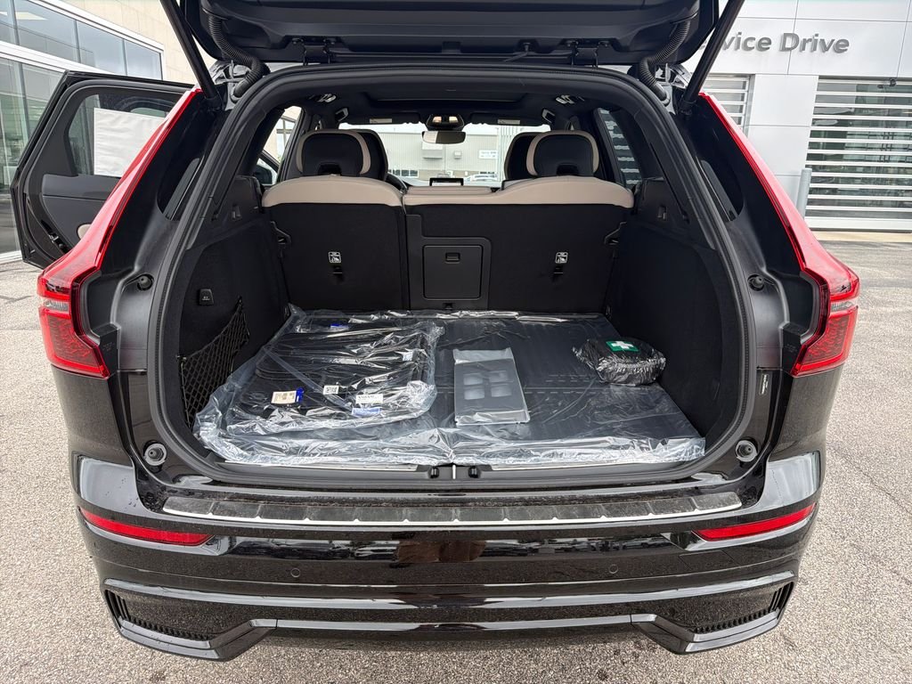 New 2026 Black Volvo T8 Plus image 14