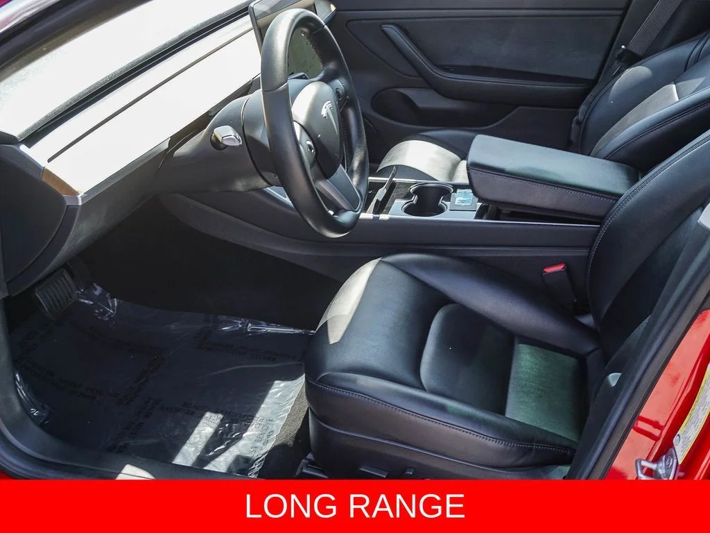 Used 2018  Tesla Long Range image 17