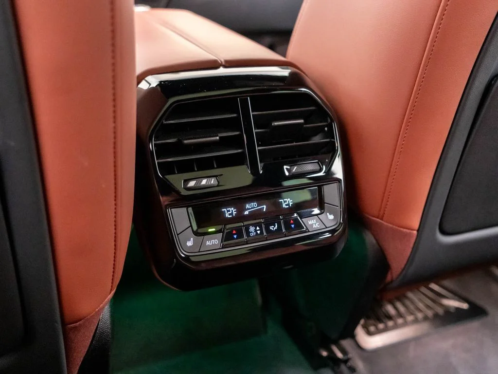 Used 2023 Black BMW M60 image 18