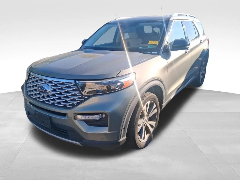 Used 2020 Green Ford Platinum image 2