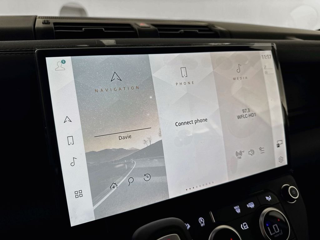New 2026 Fuji White Land Rover X-Dynamic SE image 15