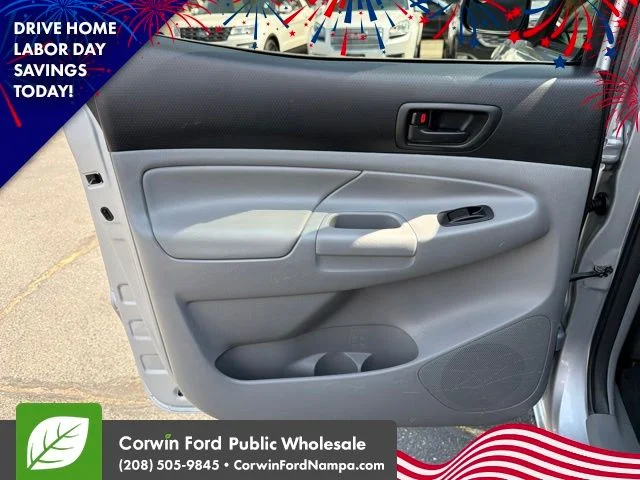 Used 2013 Silver Streak Toyota  image 29