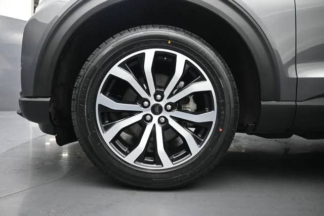 Certified Used 2025 Carbonized Gray Metallic Ford ST-Line image 36