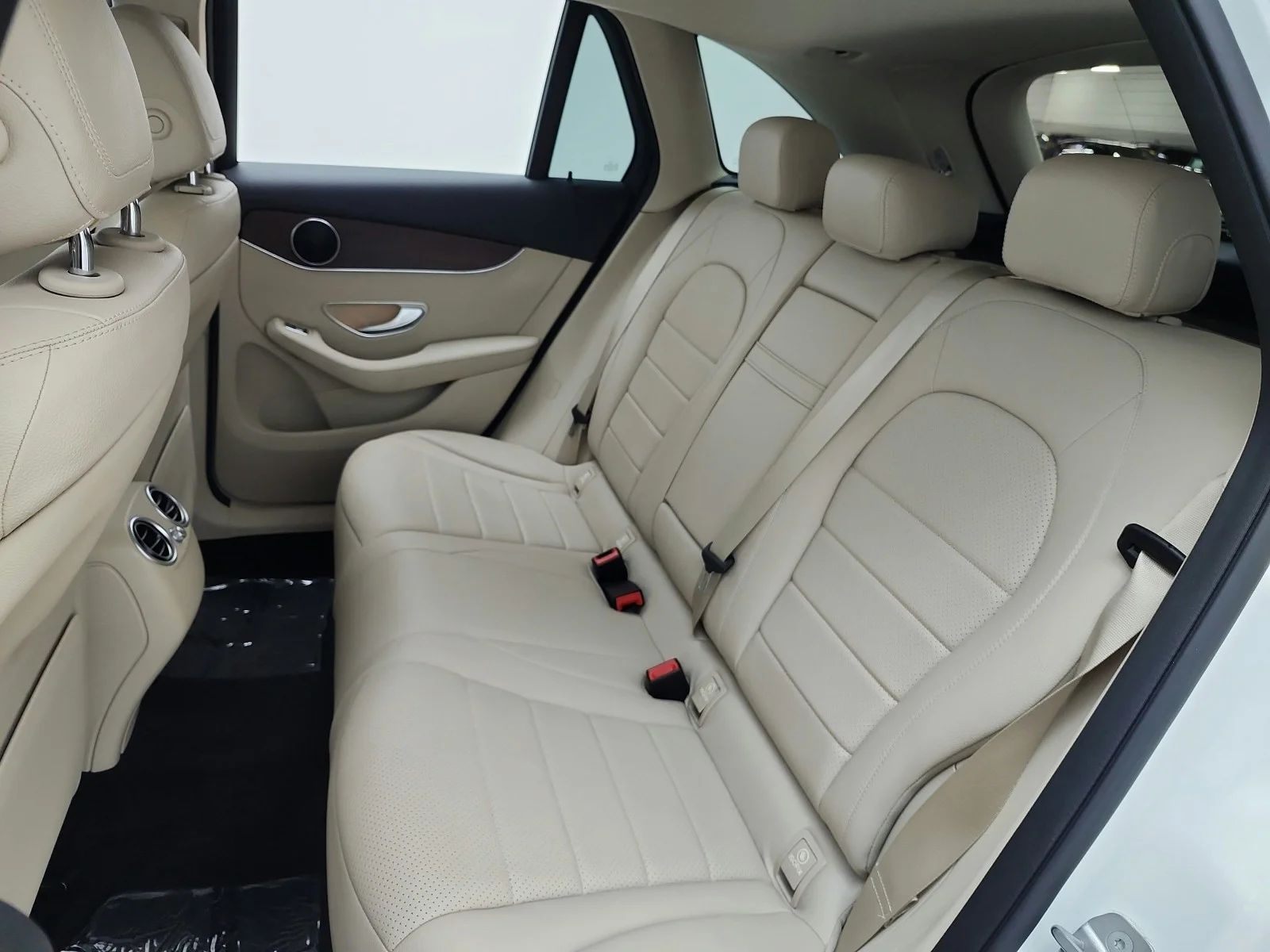 Used 2021 Polar White Mercedes-Benz GLC 300 image 15