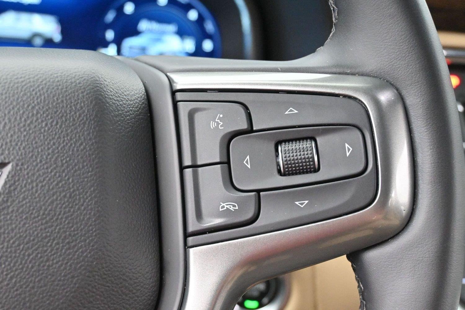 Used 2024 Summit White Chevrolet Premier image 21
