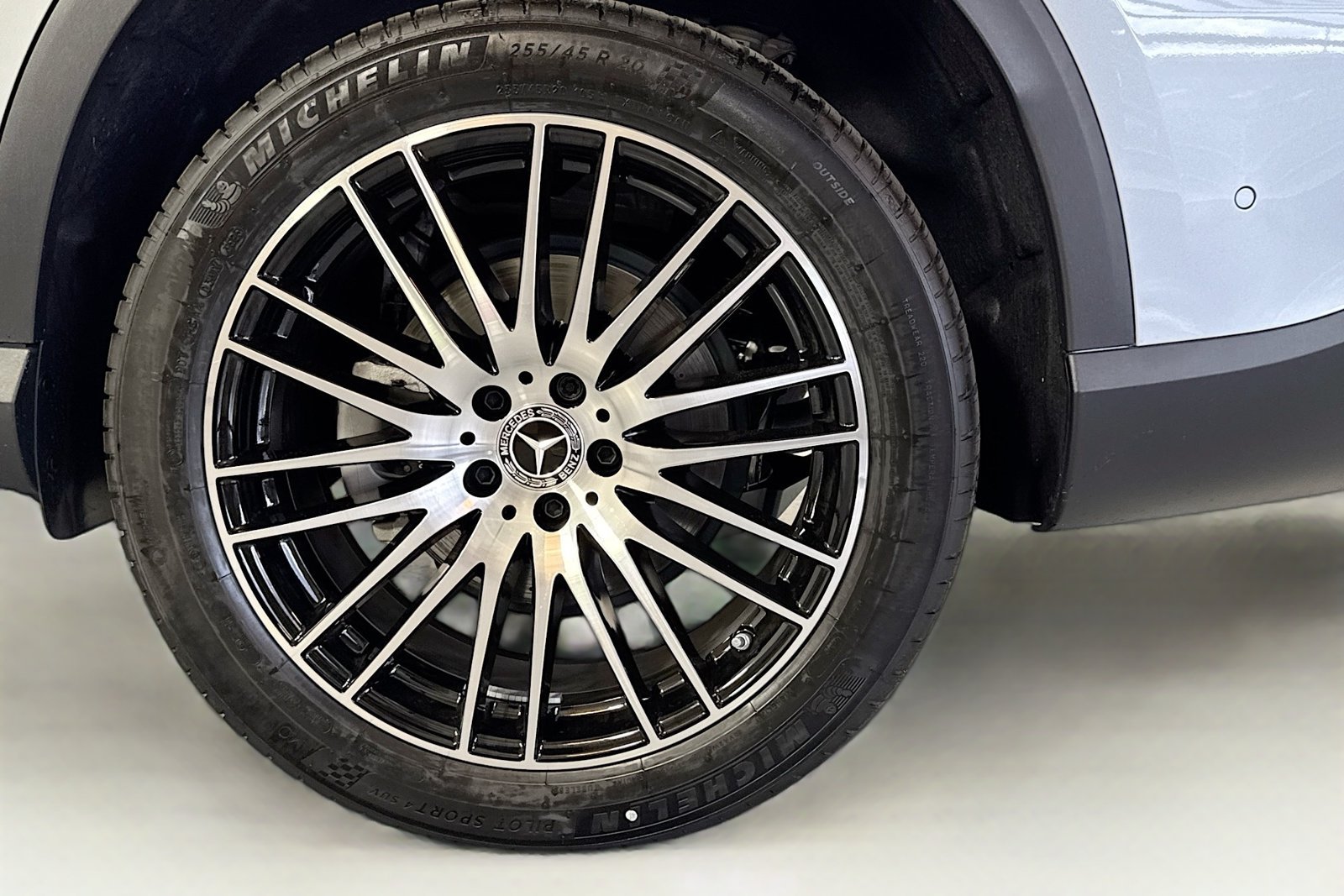 New 2026 Cirrus Silver Metallic Mercedes-Benz GLC 300 image 29
