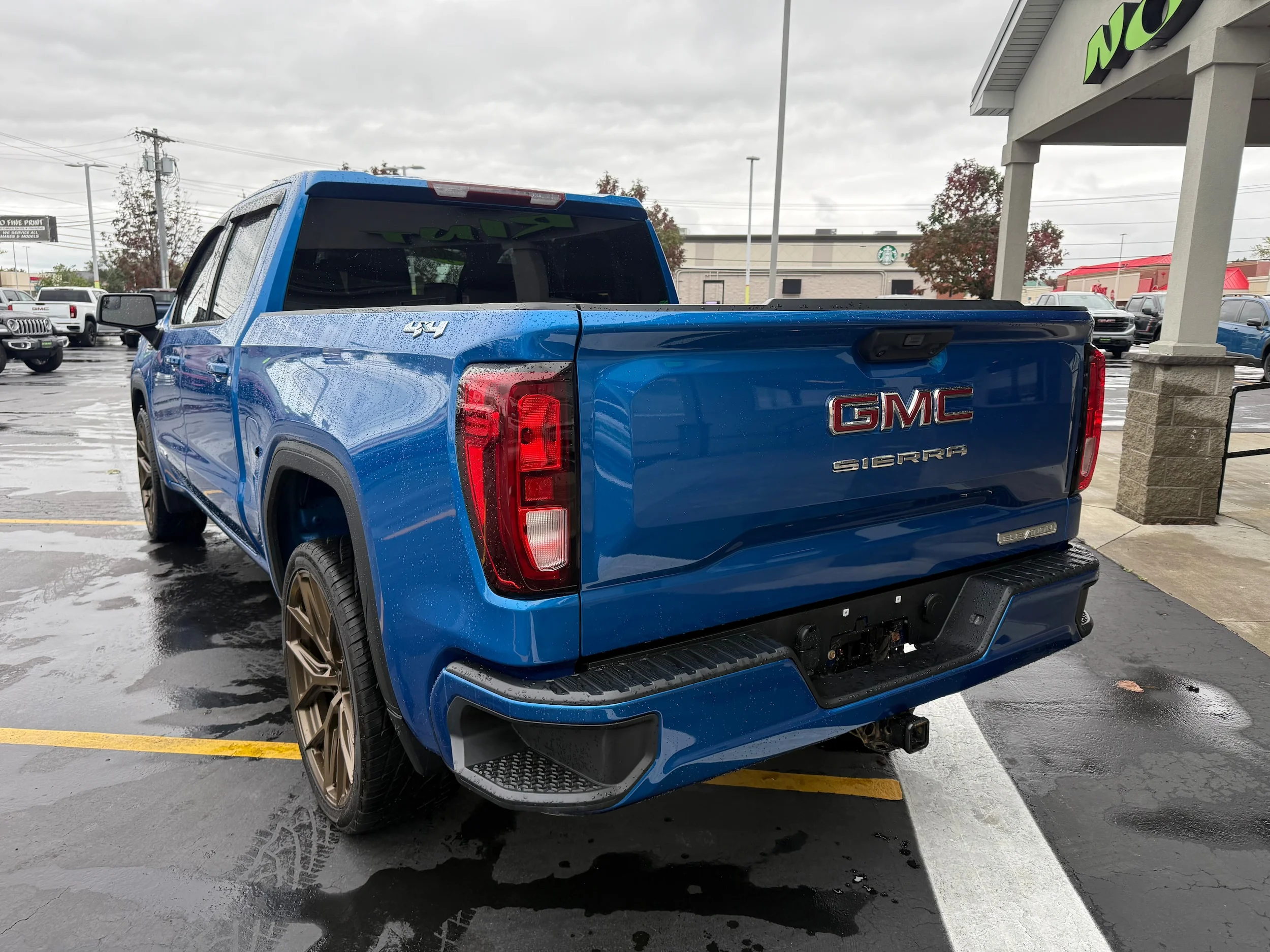 Used 2023 Dynamic Blue Metallic GMC Elevation image 4
