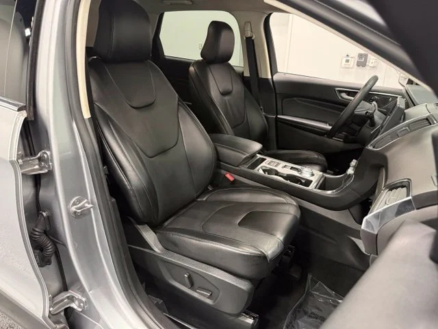 Used 2022 Silver Ford Titanium image 30
