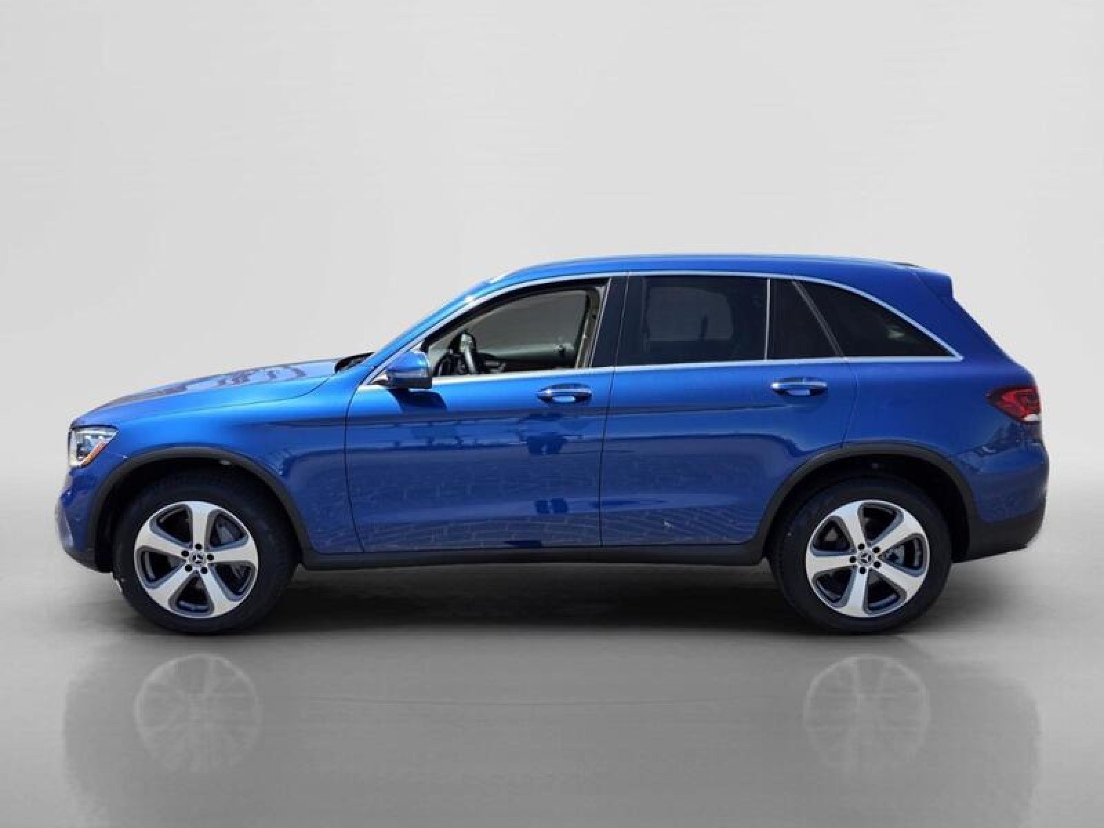 Certified Used 2022 Starling Blue Metallic Mercedes-Benz GLC 300 image 2