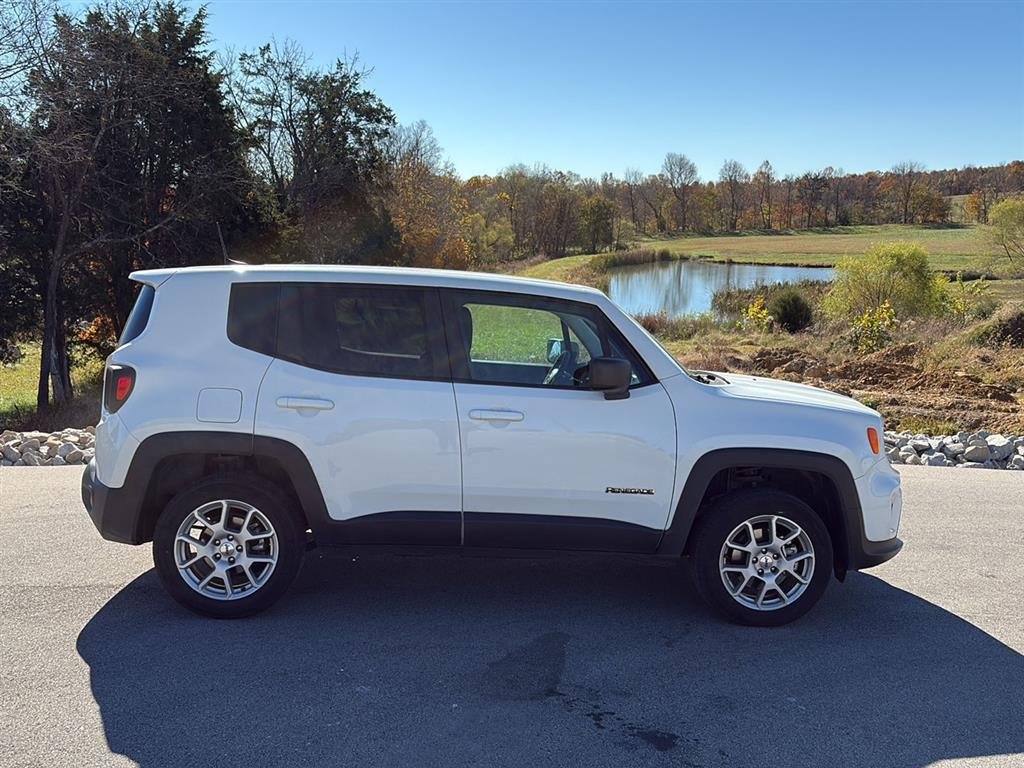 2023 Jeep Renegade Latitude photo 2