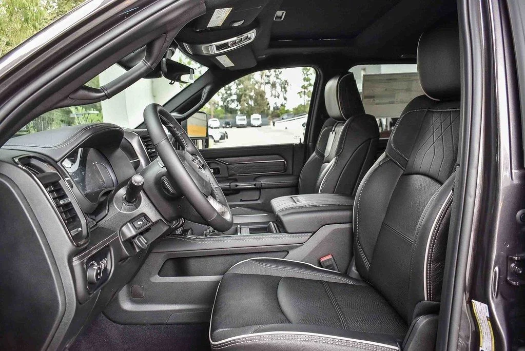 New 2026 Granite Crystal Metallic Clearcoat RAM Limited image 18