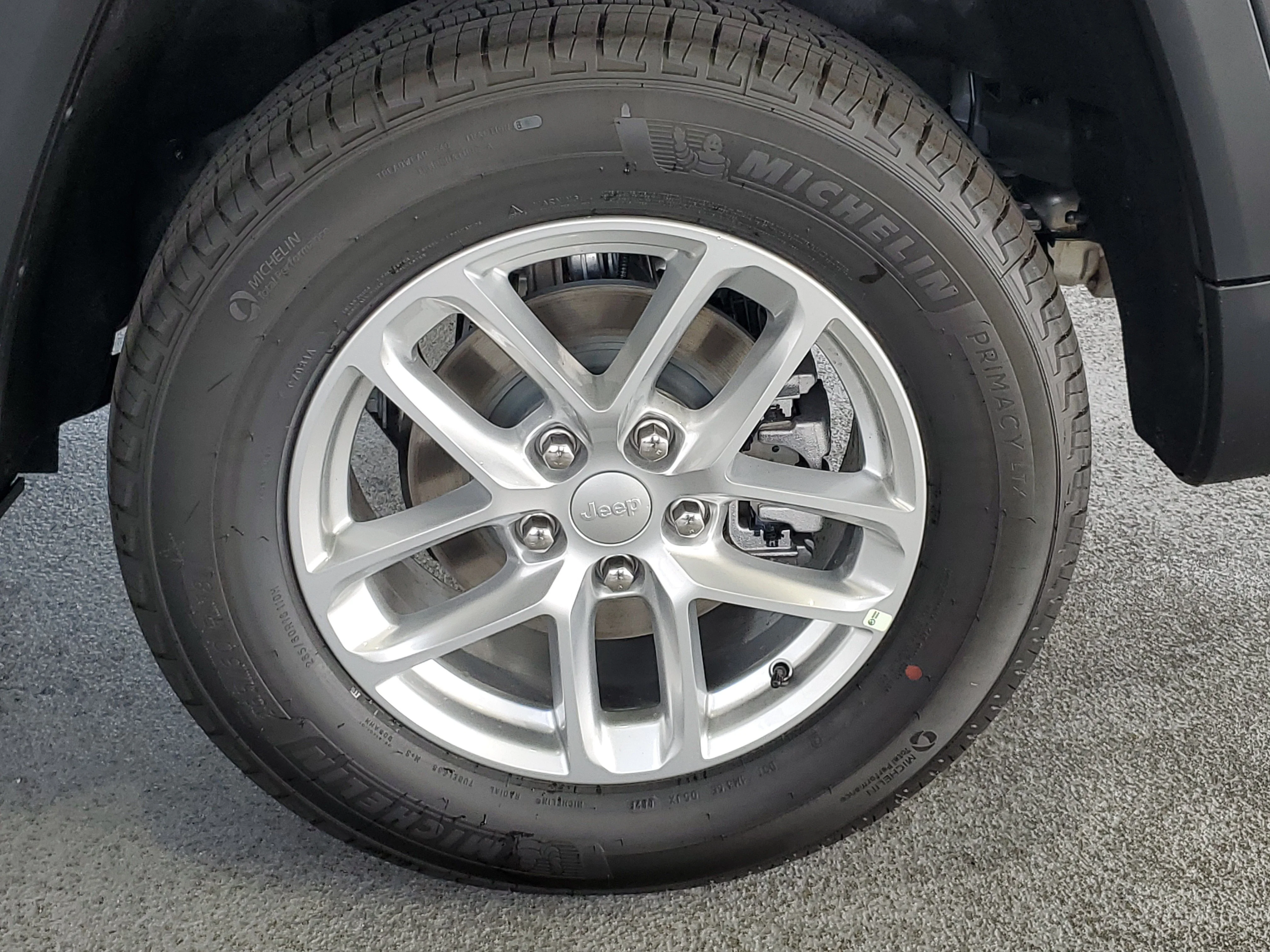 New 2026 Baltic Gray Metallic Clearcoat Jeep Laredo X image 6