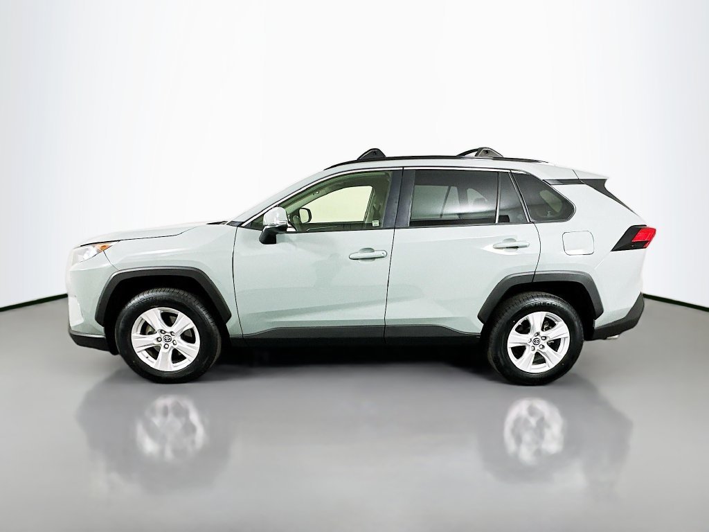 Used 2019  Toyota XLE image 8
