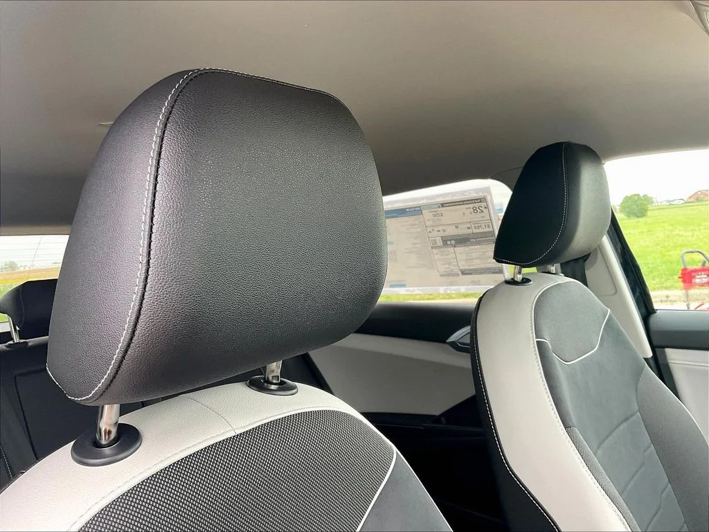 New 2026 Black Volkswagen 1.5T SE image 20