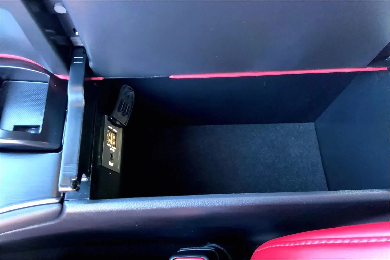Used 2019 Ultra White Lexus F SPORT image 34