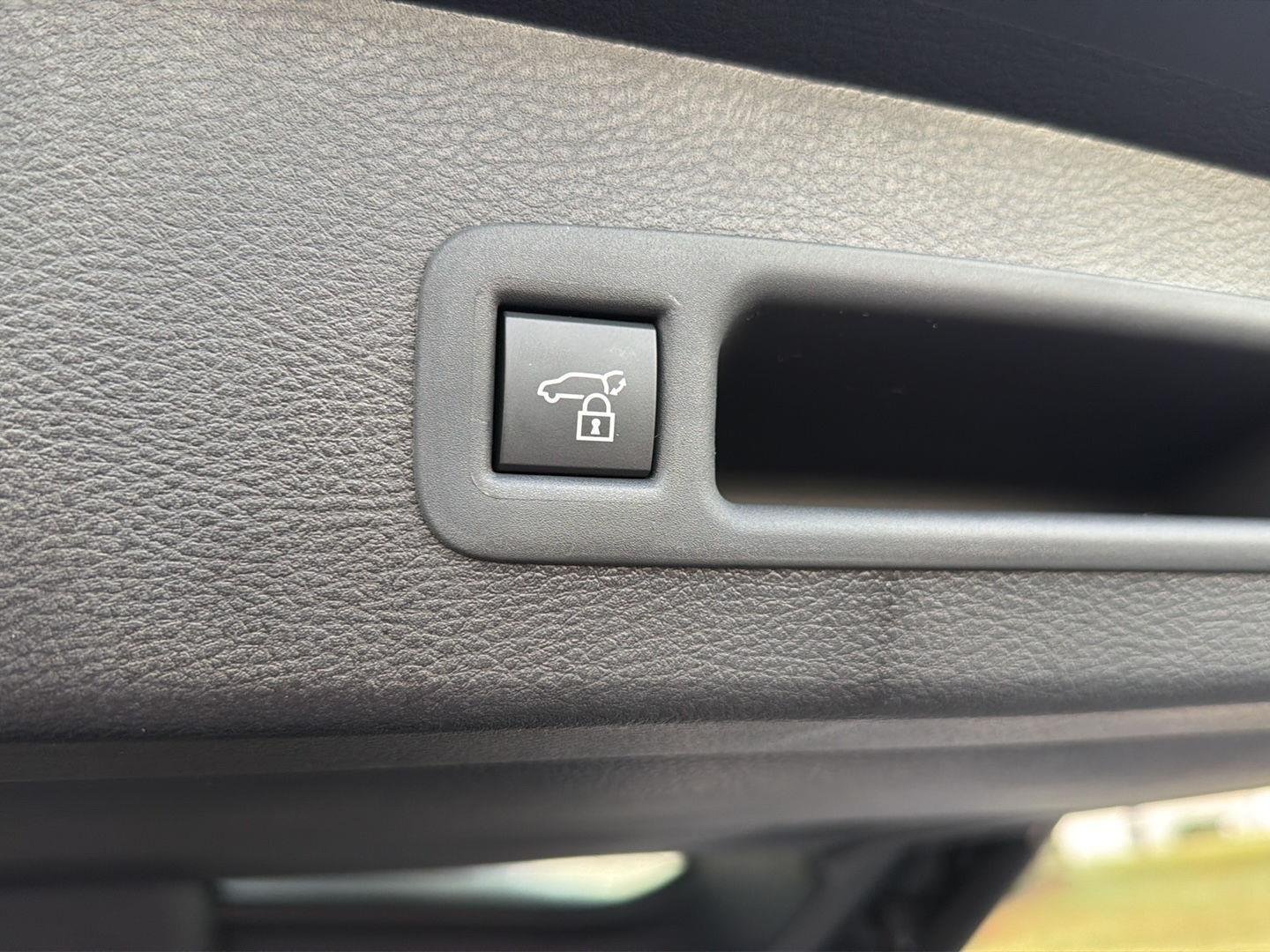 New 2026 Heavy Metal Toyota XLE 8-Passenger image 32