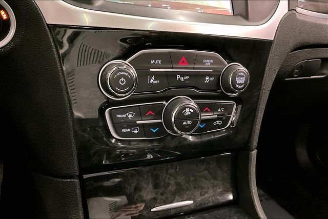 2023 Chrysler 300 Touring L - Photo 29