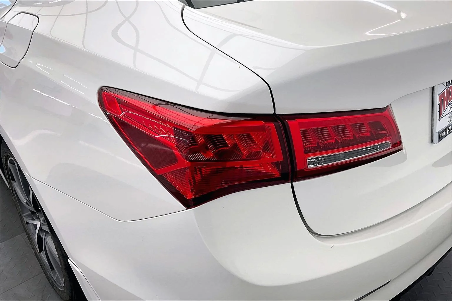 Used 2018 Bellanova White Pearl Acura 3.5L V6 image 28