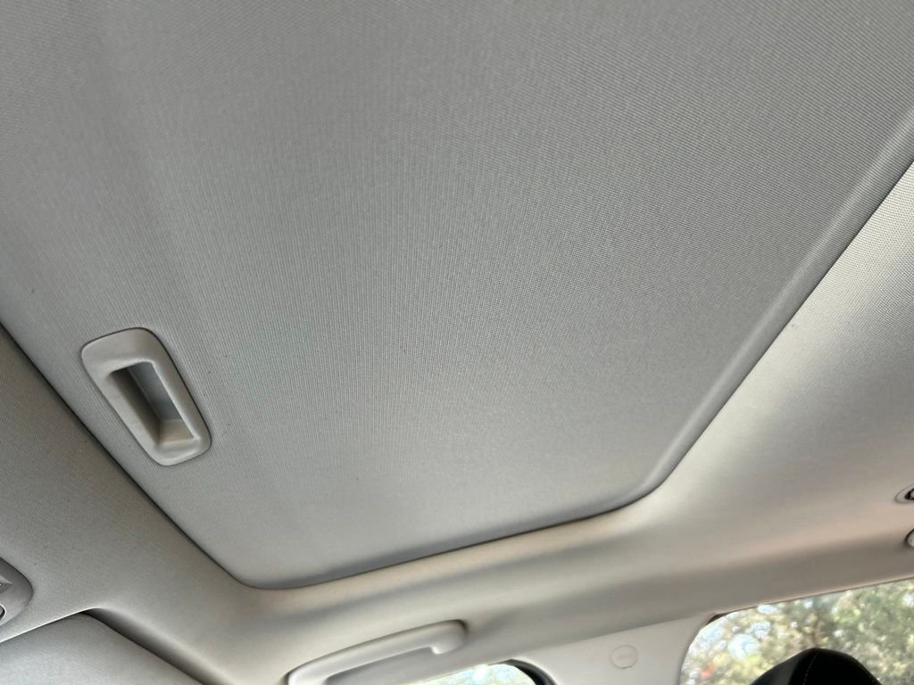 Used 2024 White Pearl Kia S image 32