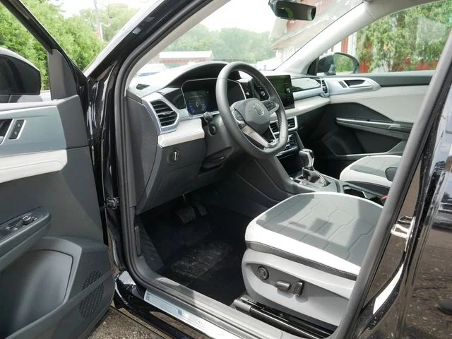 New 2026 Black Volkswagen 1.5T SE image 7