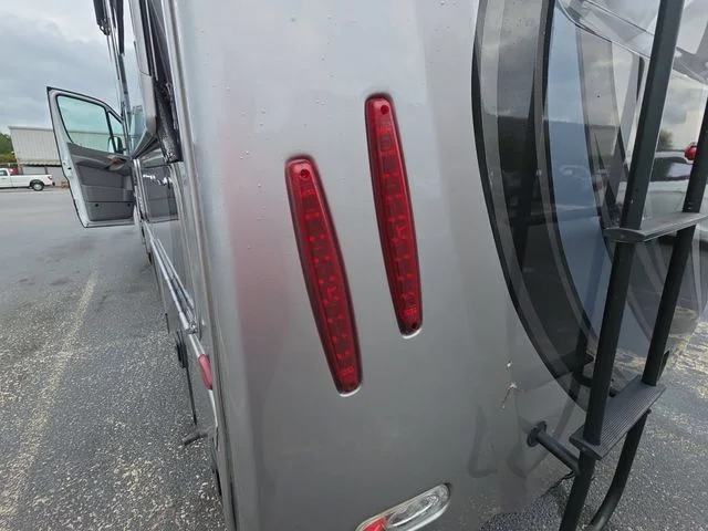 Used 2016  Mercedes-Benz Base image 32
