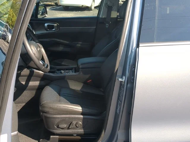 Used 2025 Everlasting Silver Kia S image 14