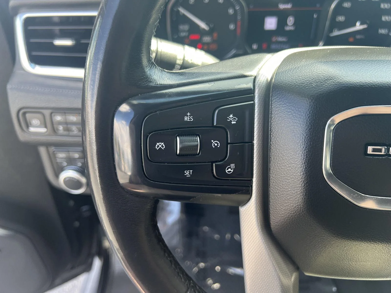 2021 GMC Yukon XL Denali - Photo 18