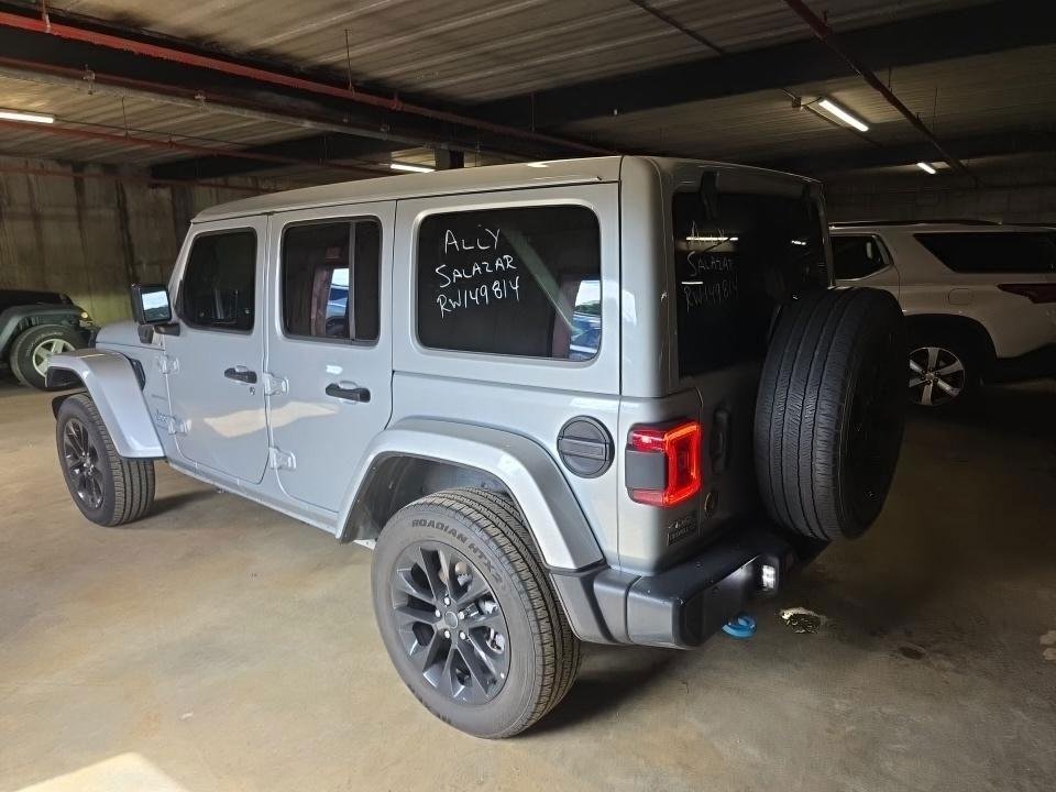 Used 2024 Silver Zynith Clearcoat Jeep Sahara image 3