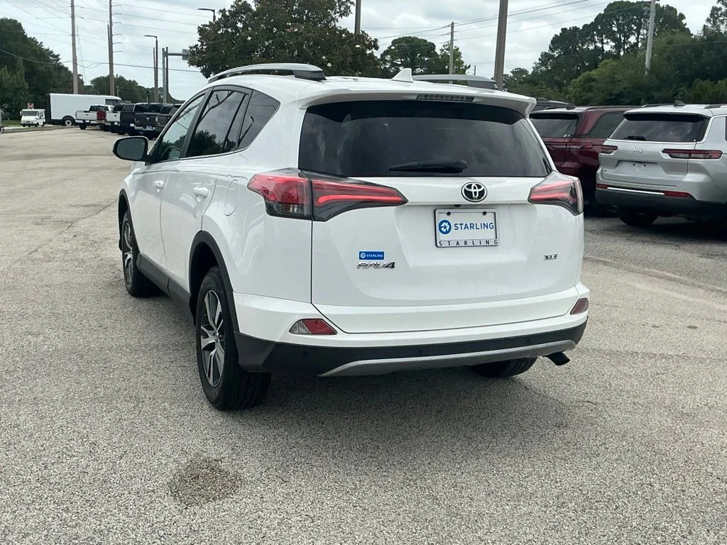 Used 2017 White Toyota XLE image 8
