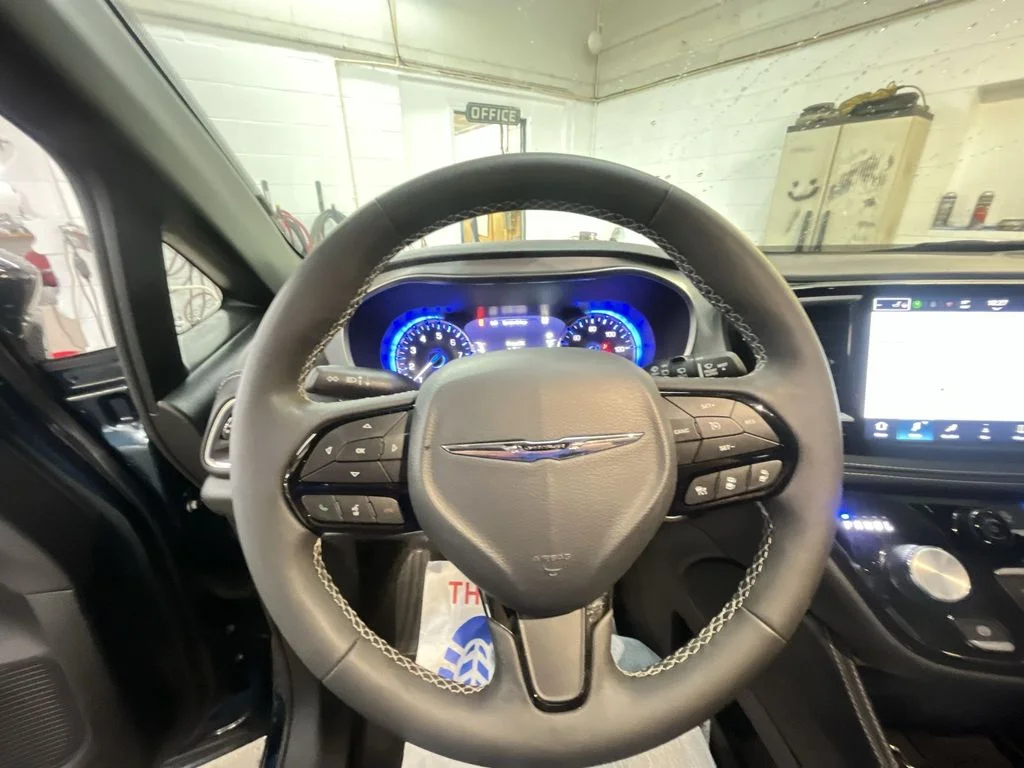 Used 2025 Blue Chrysler Limited image 14