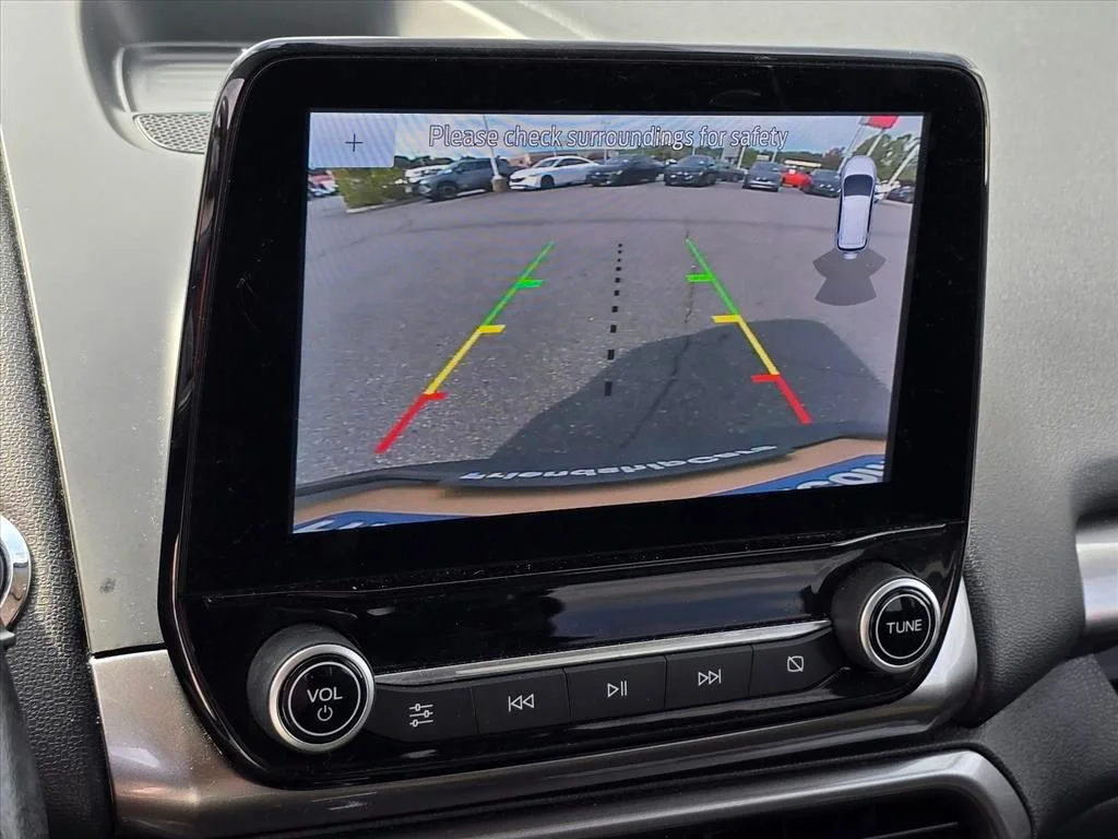Used 2020 Black Ford SE image 5