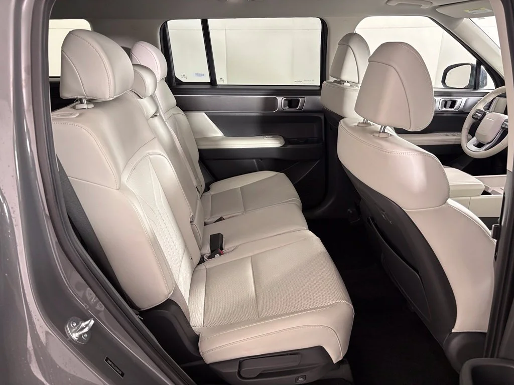 Used 2025 Gray Hyundai SEL image 41