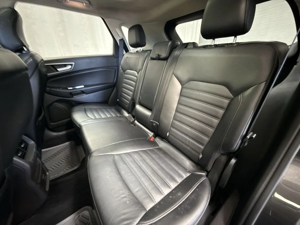 Used 2015 Magnetic Metallic Ford SEL image 33