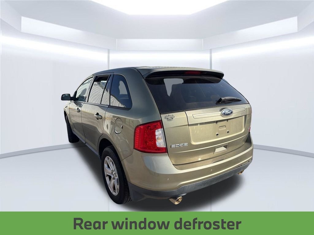 Used 2013  Ford SEL image 12
