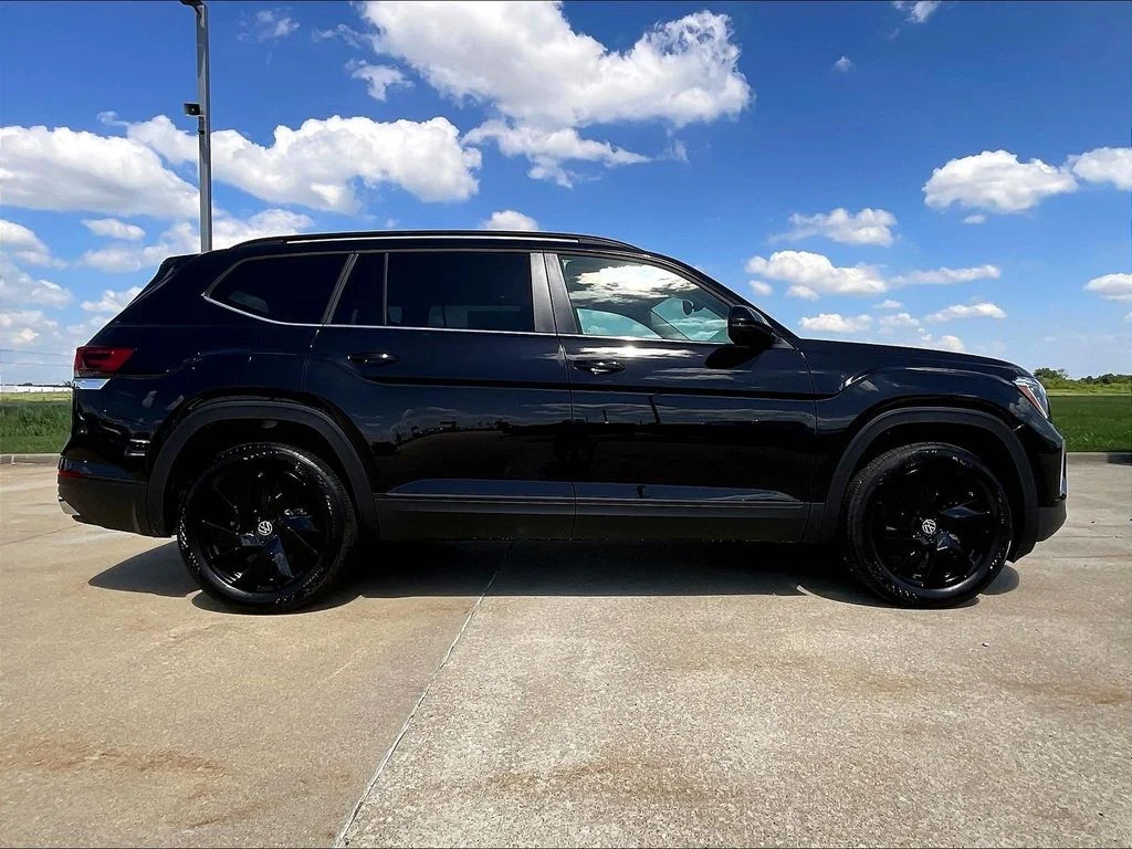 New 2026 Black Volkswagen SE w/Technology image 4