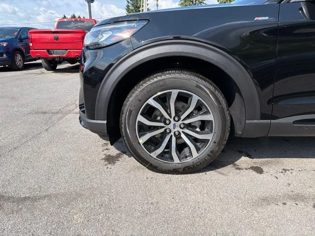 New 2026 Agate Black Metallic Ford ST-Line image 14