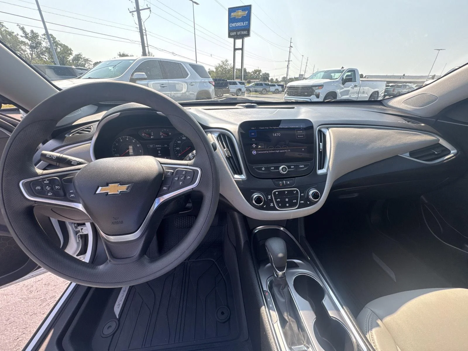 Used 2023 SUMMIT WHITE Chevrolet LT image 18