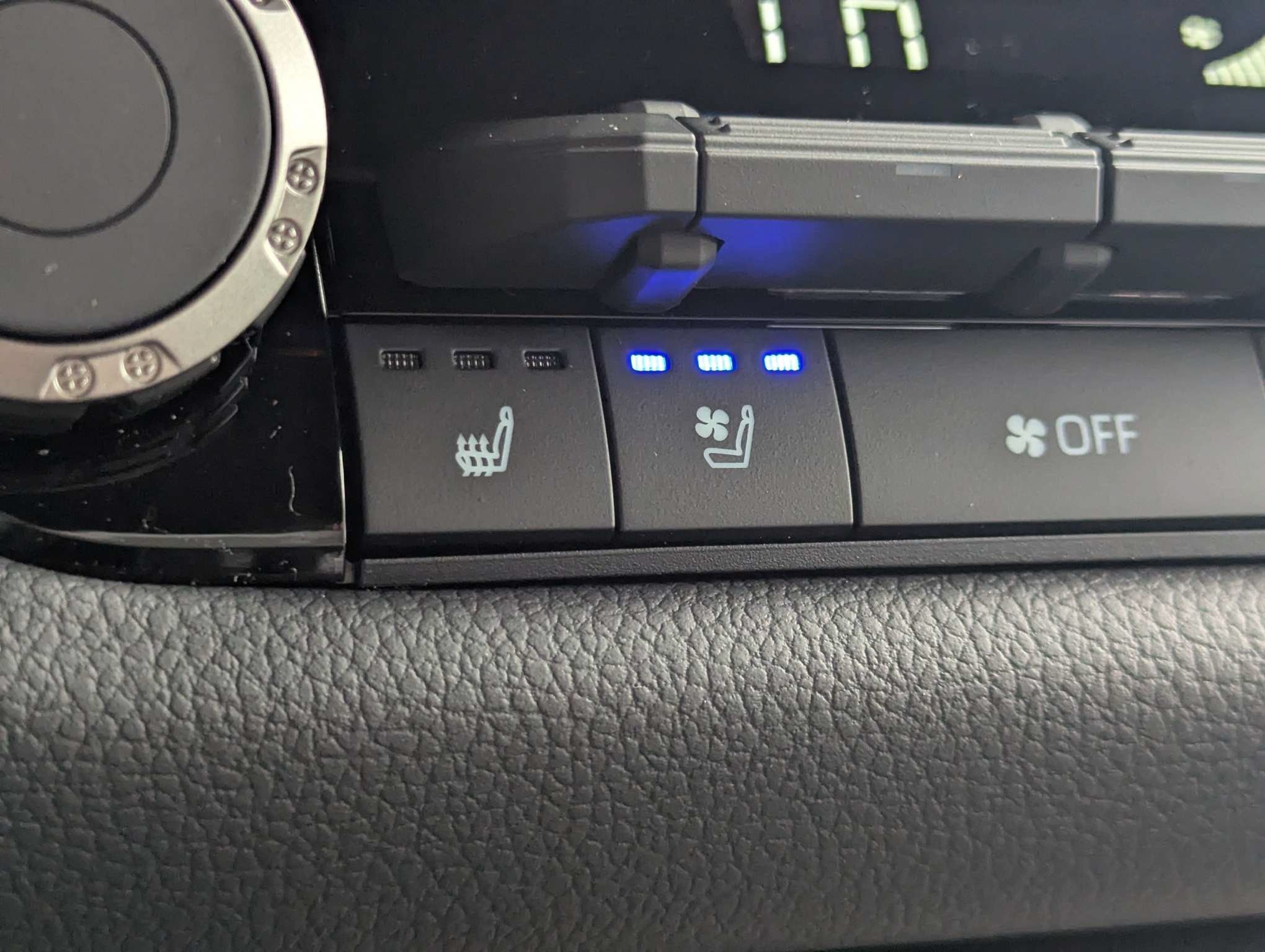 2026 Toyota Tundra Limited - Photo 23