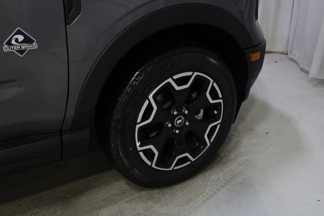 New 2026 Carbonized Gray Metallic Ford Outer Banks image 27