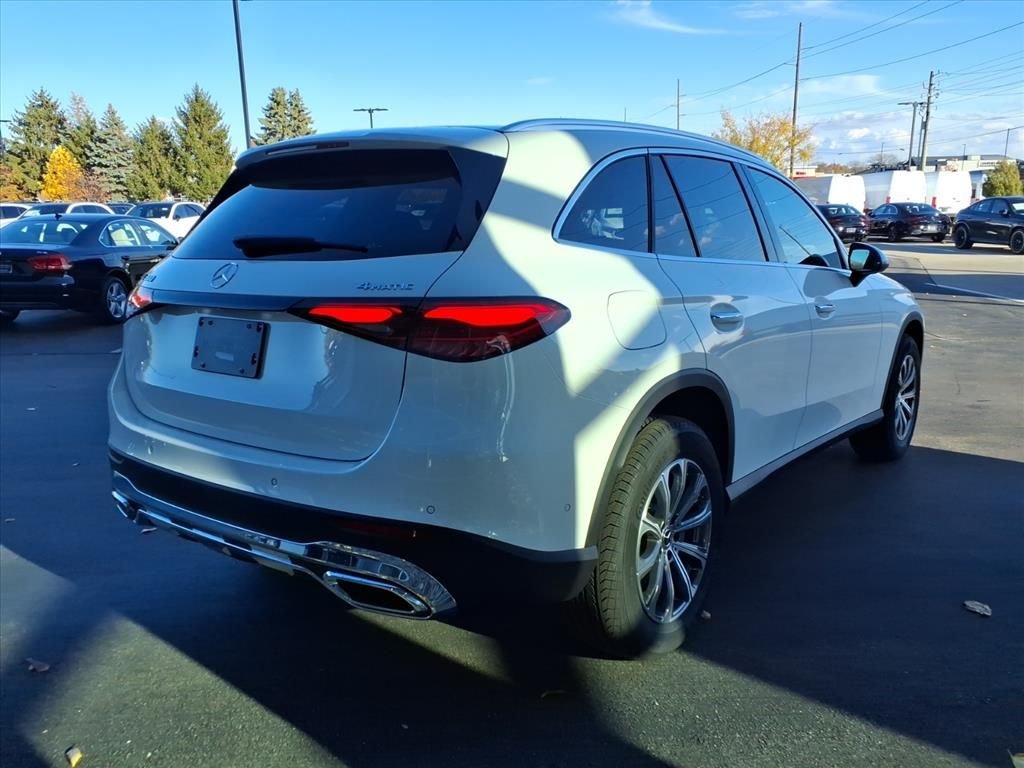 Used 2026 Polar White Mercedes-Benz GLC 300 image 6