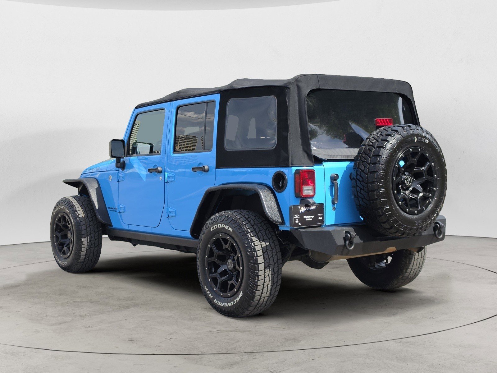 Used 2017 Chief Clearcoat Jeep Rubicon image 5
