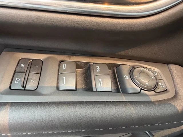 Used 2022 Gray Chevrolet LT image 26
