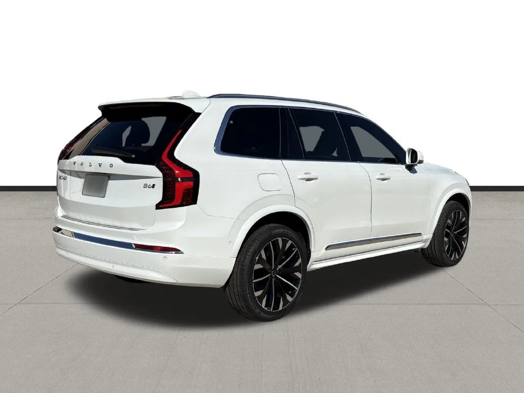 New 2026 Crystal White Volvo Plus image 5