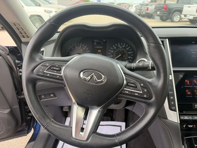 Used 2022 Grand Blue INFINITI LUXE image 21