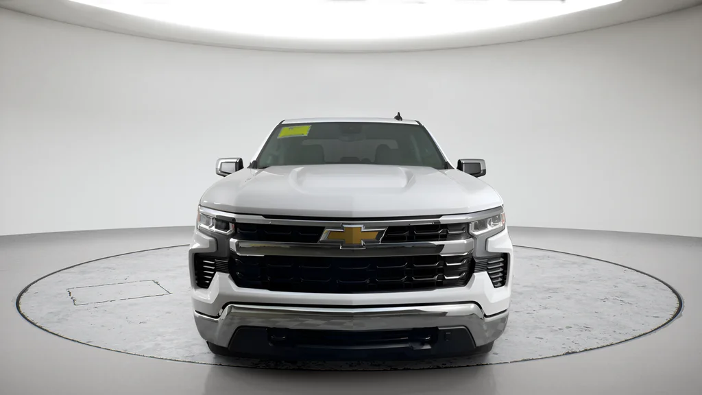 Used 2024 White Chevrolet LT image 8
