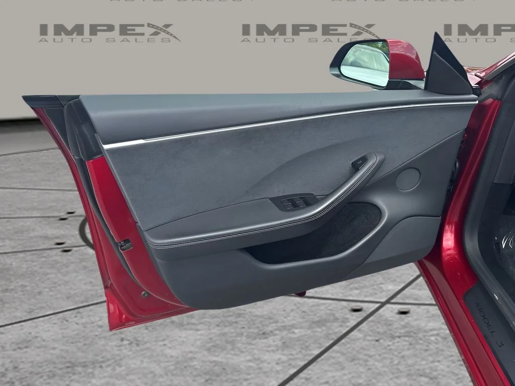 Used 2024  Tesla Long Range image 28