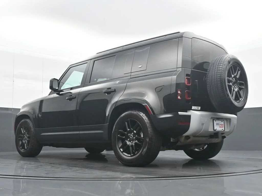 Used 2024 Black Land Rover S image 28