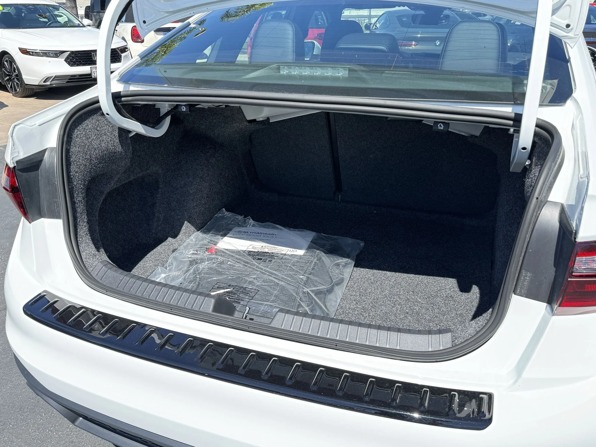 New 2026 Pure White Volkswagen Autobahn image 34