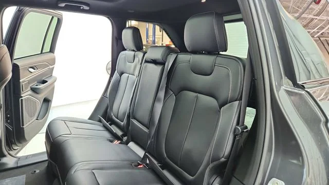 New 2026 Baltic Gray Metallic Clear-Coat Exterior Paint Jeep Limited image 22