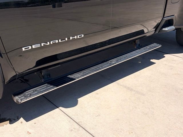 Used 2022 Black GMC Denali image 8